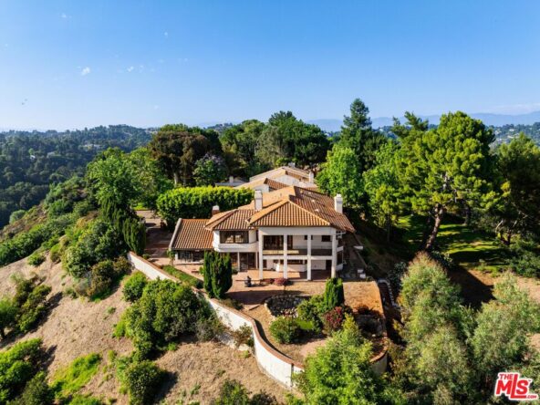 Realtor | 2457 Angelo Dr 1 | Sharlot Shahi