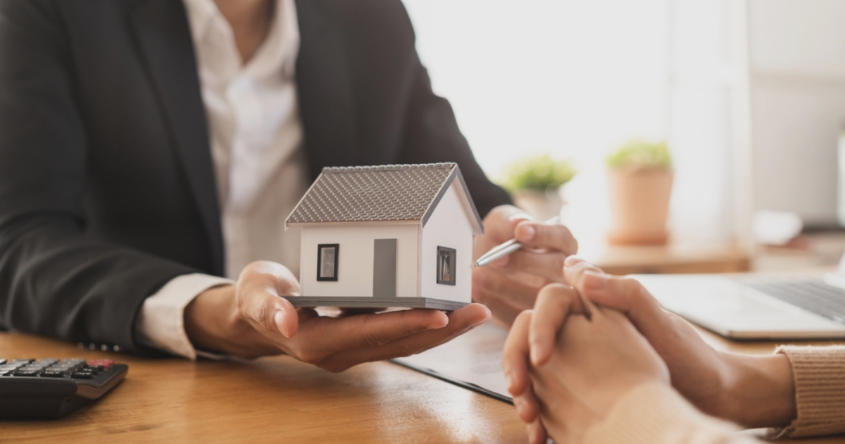 Read more about the article How to Choose the Right Realtor in Los Angeles