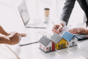 Realtor in Los Angeles to buy home