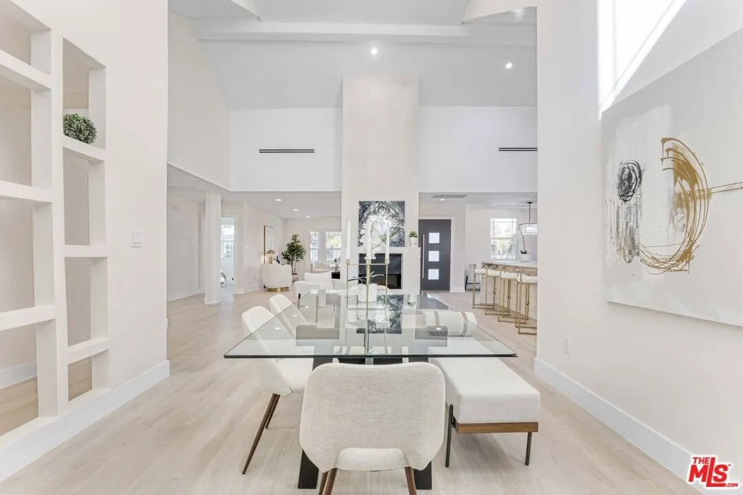 11512-la-maida-st-north-hollywoo