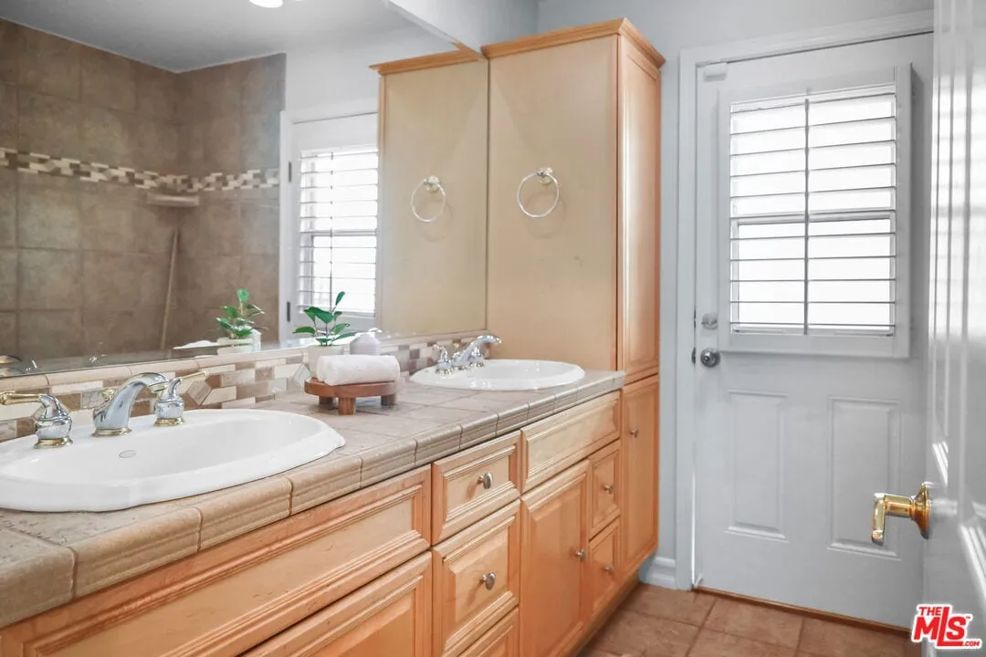 16115-lost-canyon-rd-canyon-coun (11)