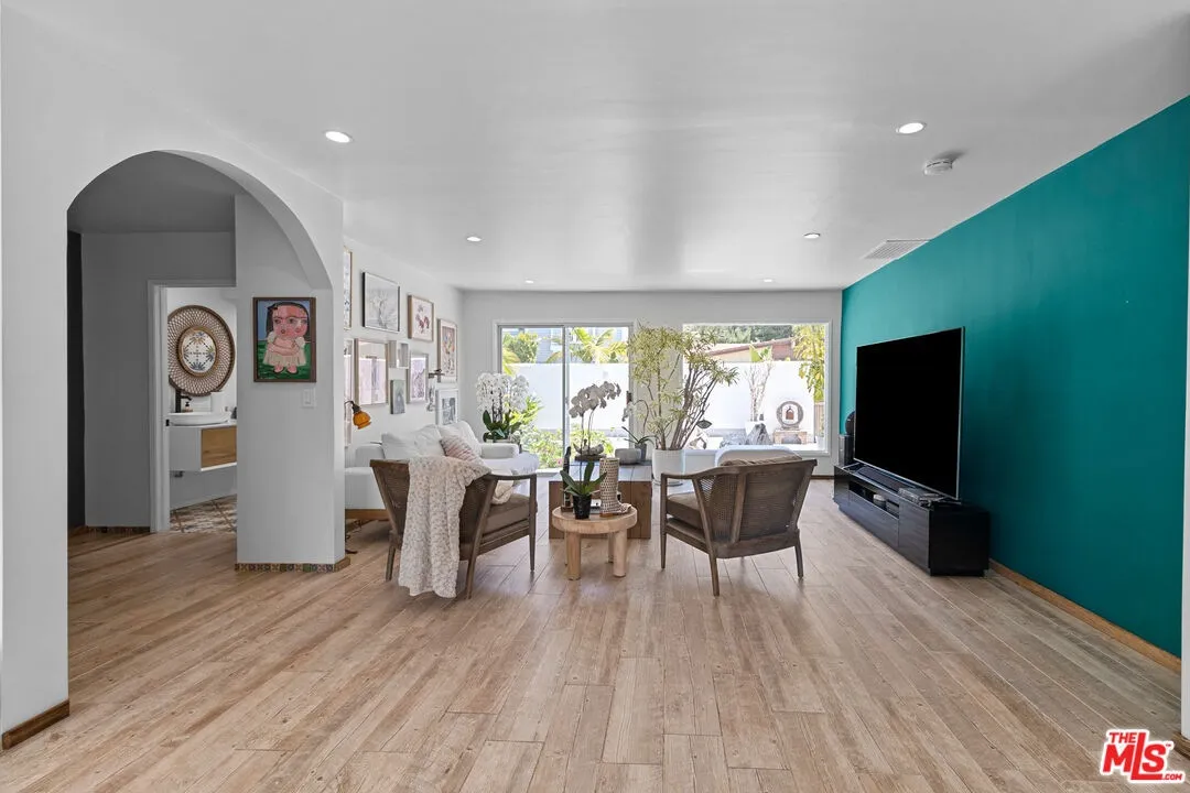 2533-la-condesa-dr-los-angeles-c (1)