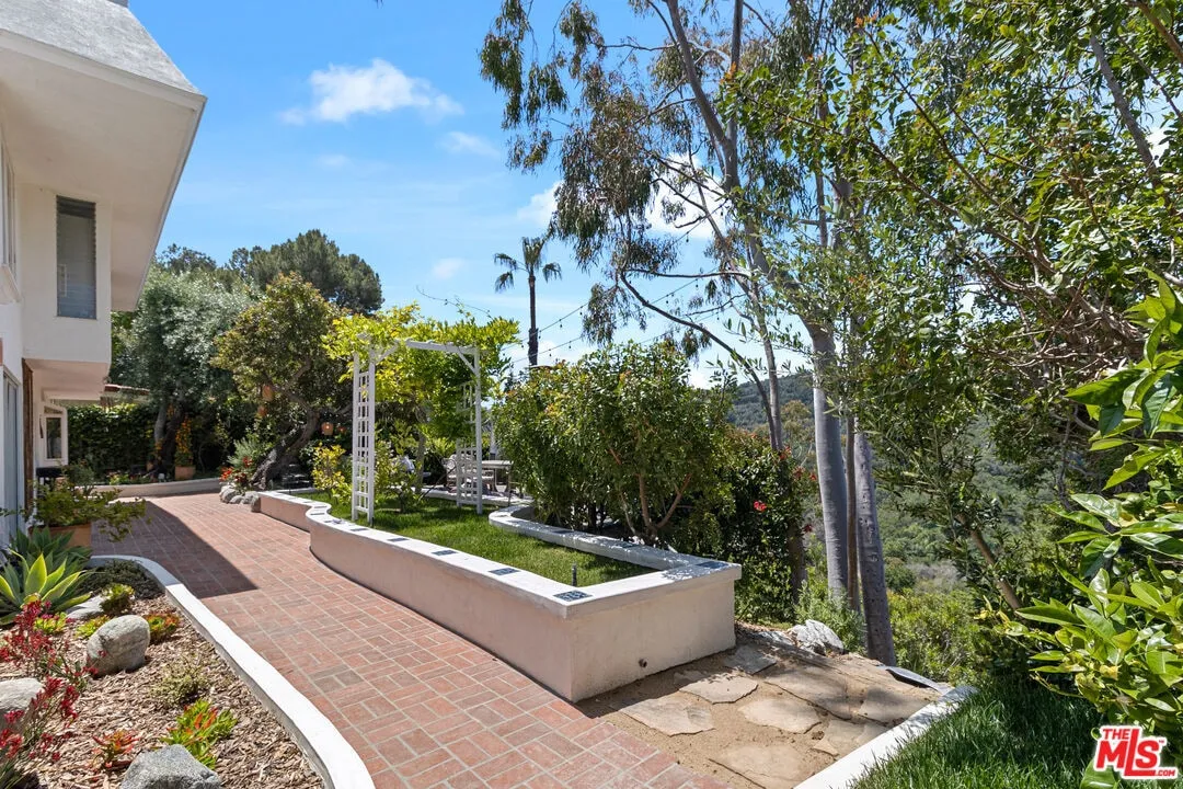 2533-la-condesa-dr-los-angeles-c (12)