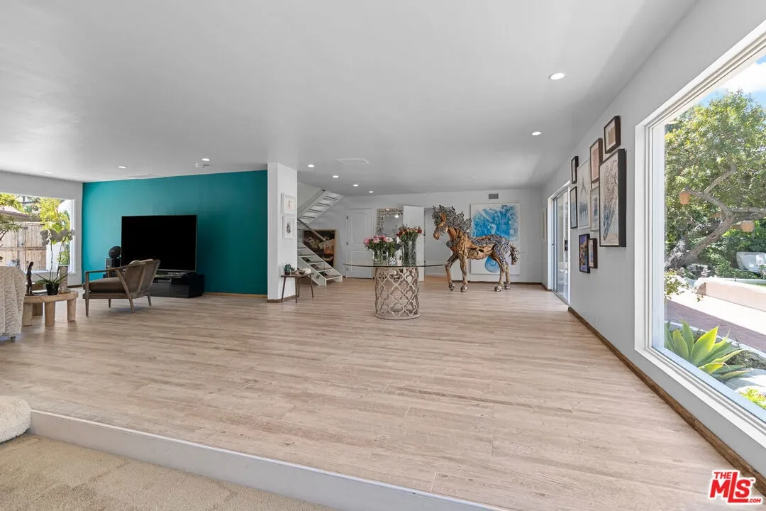 2533-la-condesa-dr-los-angeles-c 3