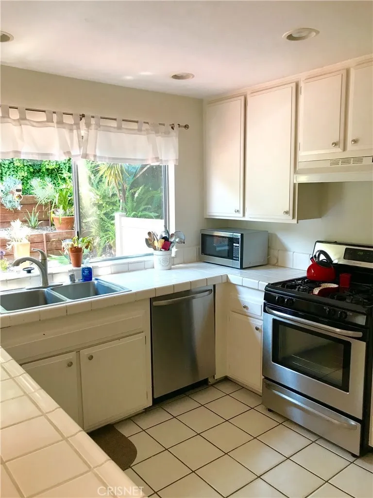 4227-freedom-dr-calabasas-ca-uni (5)