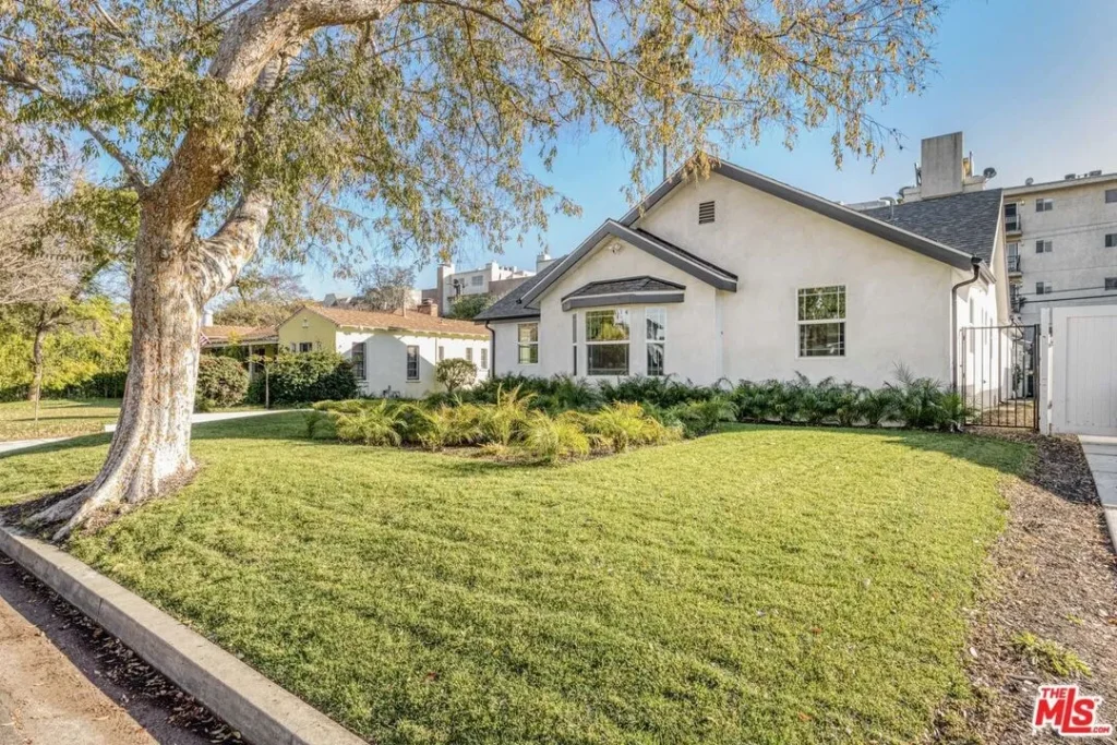 11512 La Maida St, North Hollywood